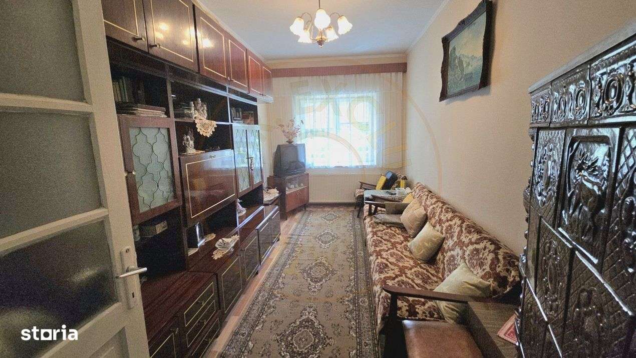 Casa cocheta cu 3 camere de vanzare, chiar in inima orasului Satu Mare - Imagine principală: 3/10