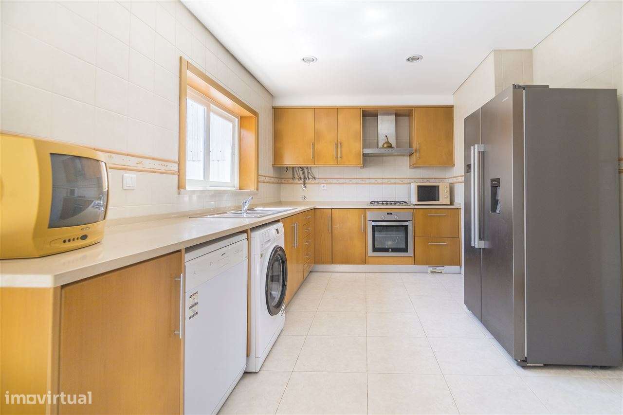 Moradia Geminada, 4 quartos, Lourinhã - Grande imagem: 4/20