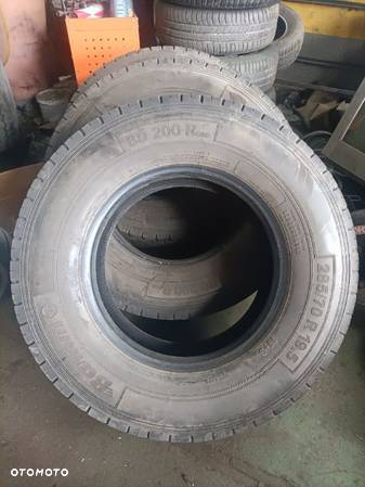 Opona BARUM 285/70 r 19,5 - 1