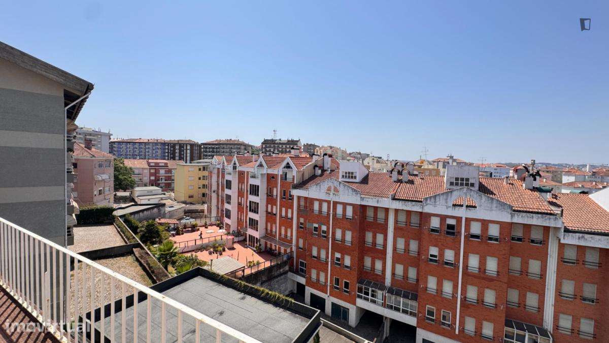 Quarto - localizado em Montes Claros Coimbra - Grande imagem: 5/6