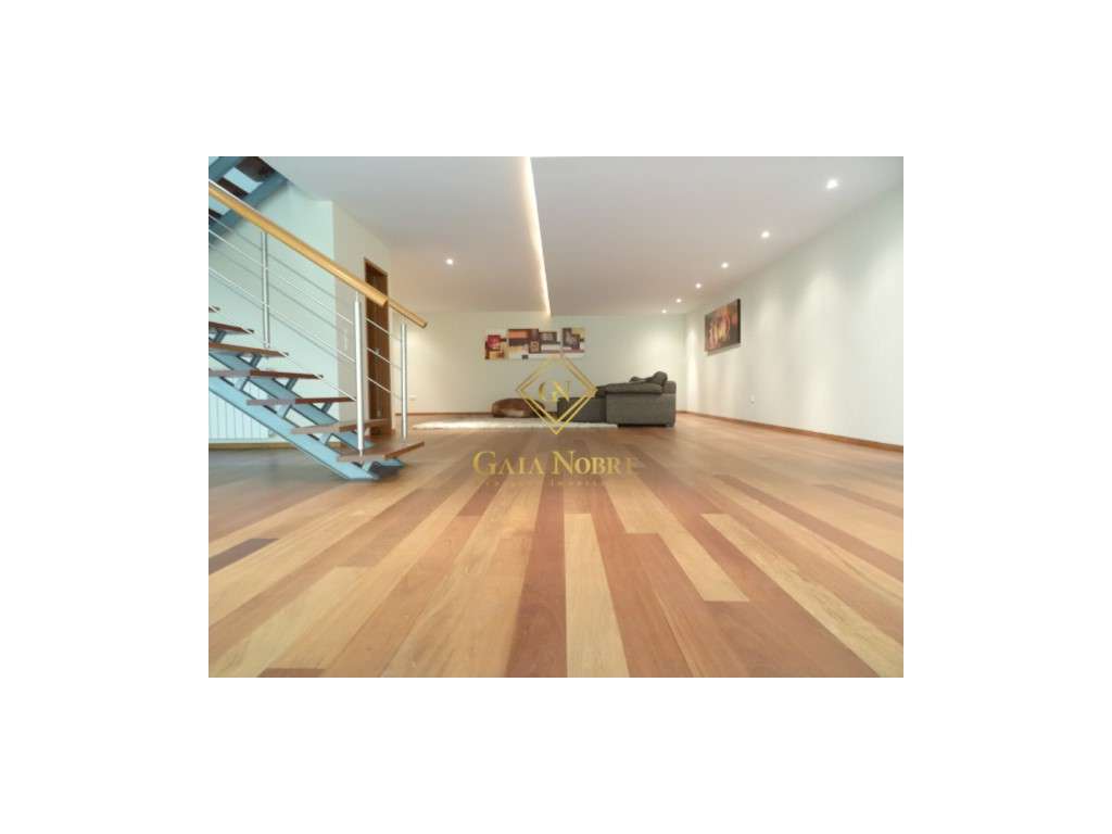 Moradia T4 em Pedroso - Grande imagem: 2/20