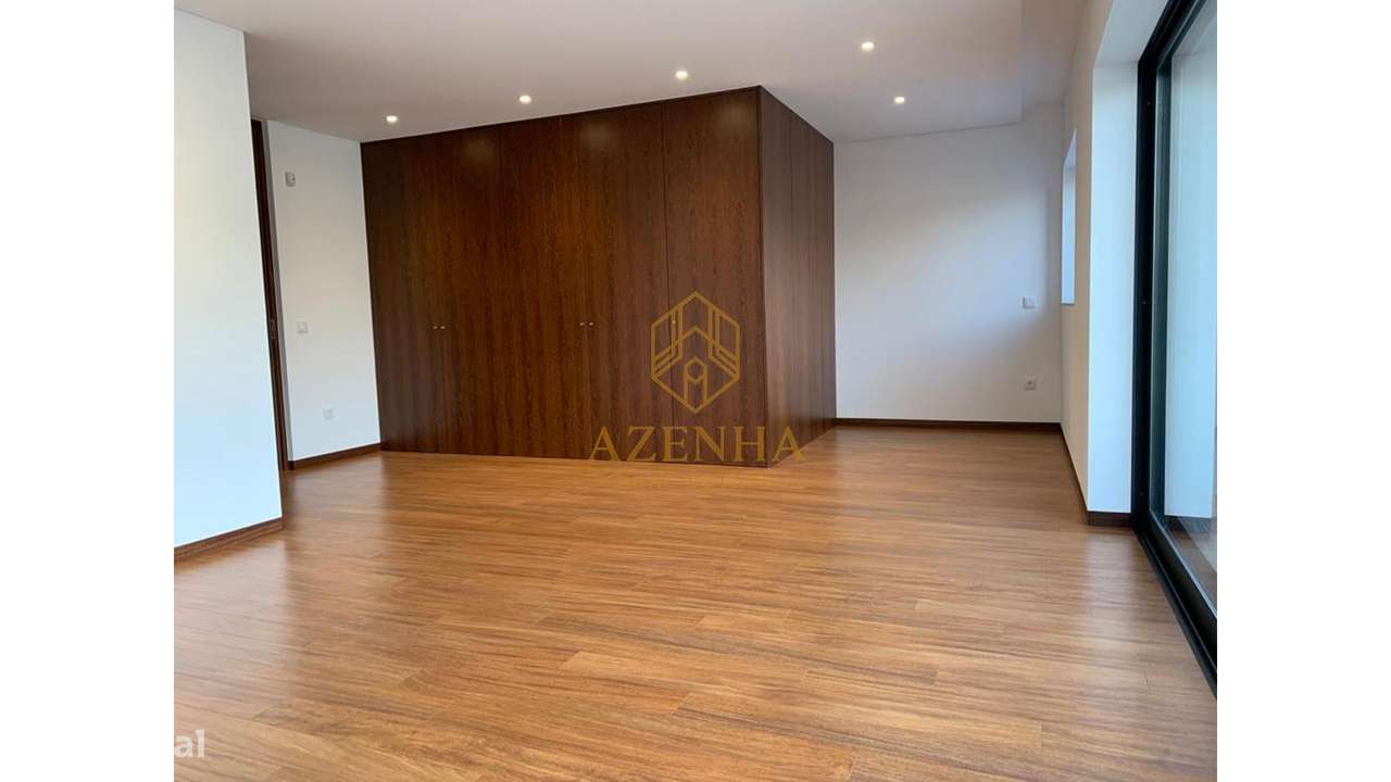 Moradia Geminada T3 em Maia-5