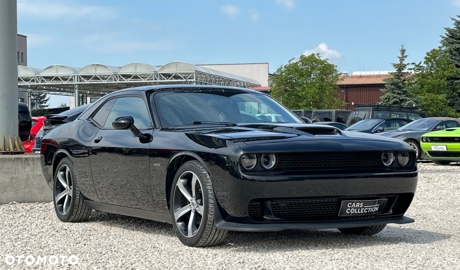 Dodge Challenger - 2