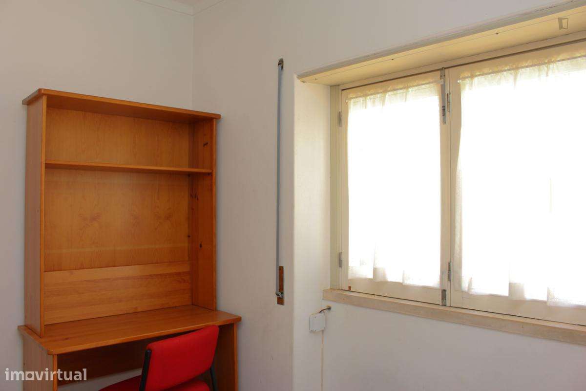 Quarto - localizado em Bairro do Sol Coimbra - Grande imagem: 3/28
