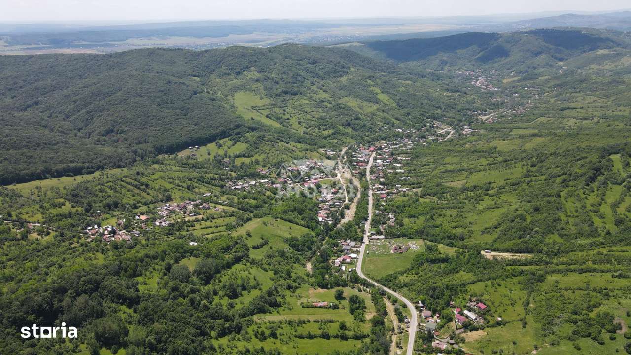 Teren spectaculos cu padure, livada si priveliste panoramica in Soimar-7
