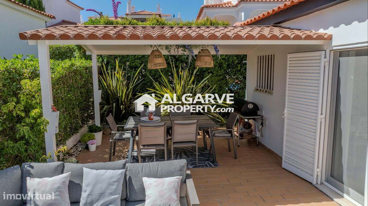 Bonita moradia V4 dentro do campo de golfe e perto de todas as comodid-33