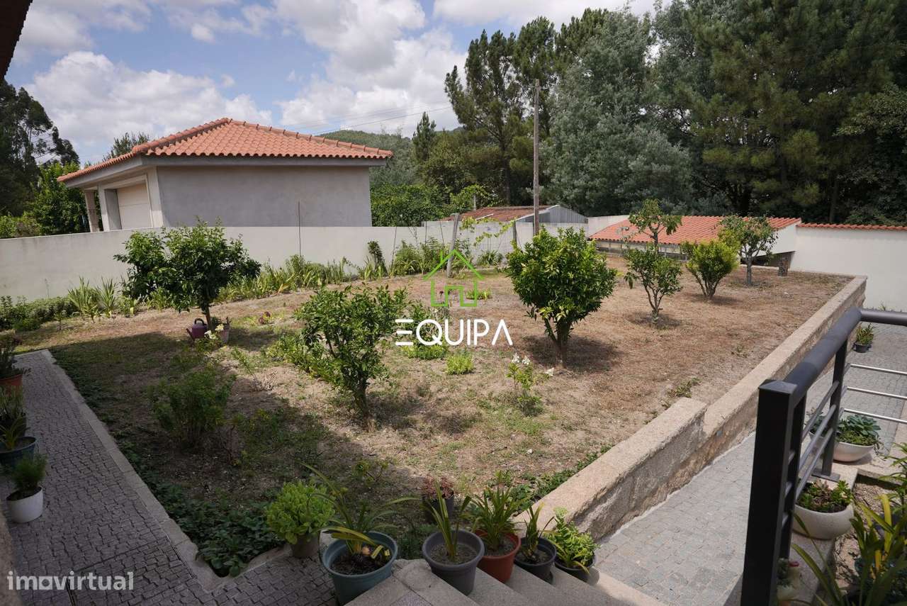 MORADIA ISOLADA T3+T2-21