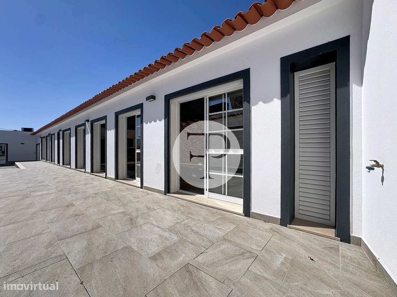 Moradia T4 com 2 suítes, piscina interior central em Alfeizerão-7