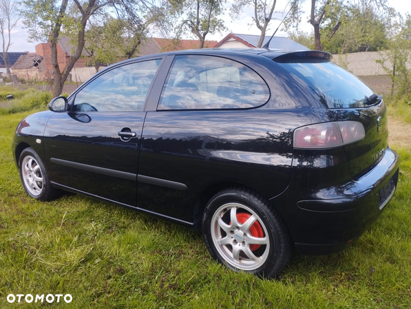 Seat Ibiza SC 1.4 16V Sport - 4