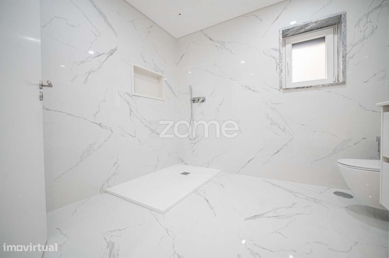 Moradia T3 com 6 assoalhadas, nova, no Alto dos Gaios - Estoril-17