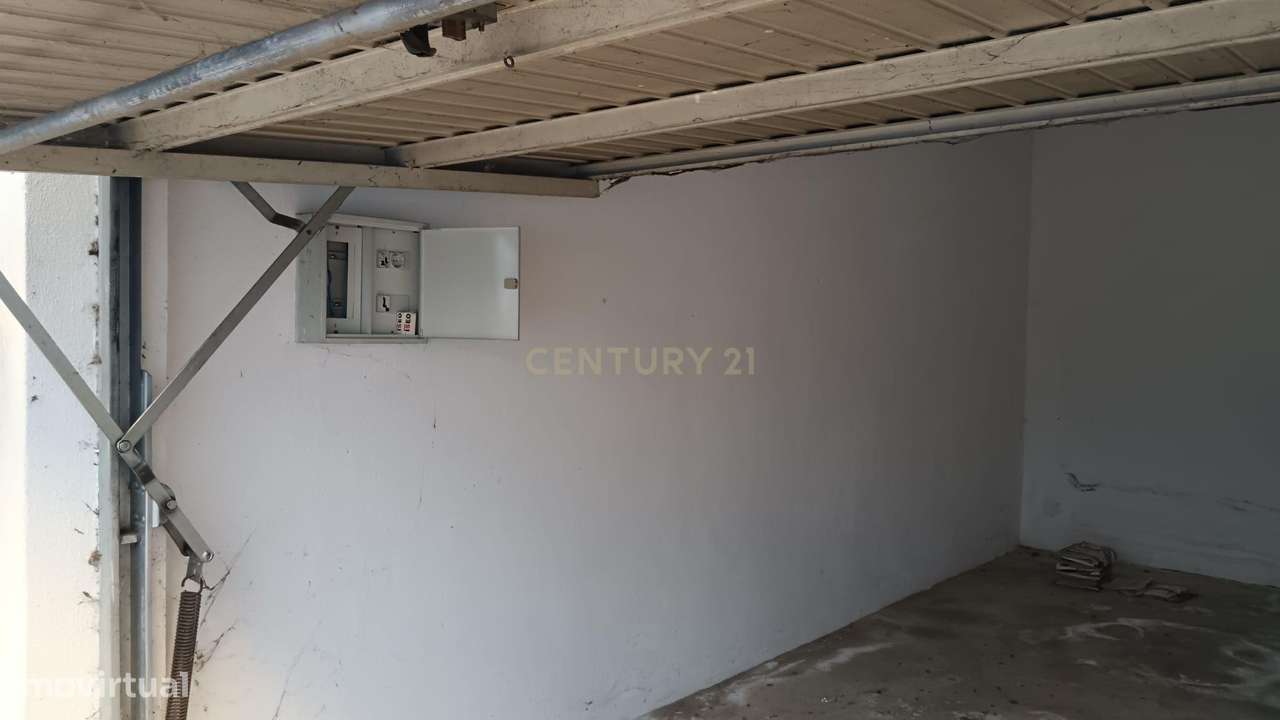 Garagem com 17 m2 na Av, da Carapalha em Castelo Branco - Grande imagem: 2/6