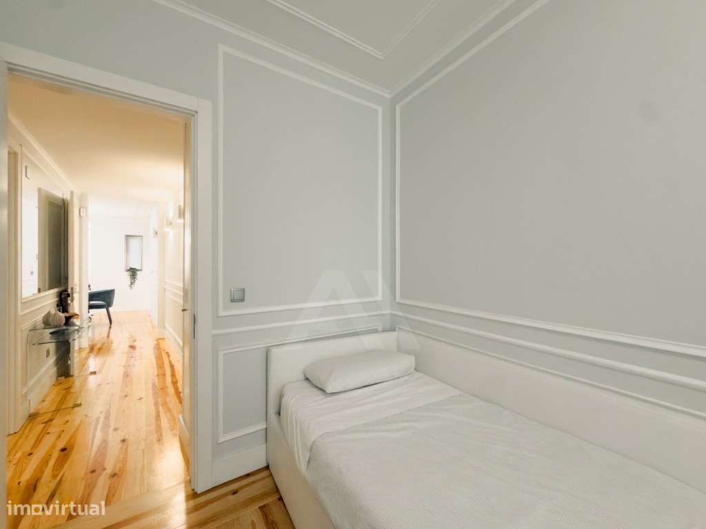 Apartamento T2 Totalmente Renovado e Mobilado em Lisboa-21