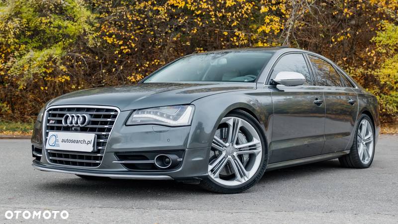 Audi S8 - 2