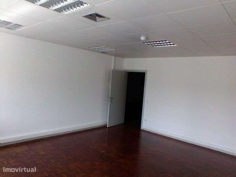 Escritório 29m2 na Zona industrial do Porto  - Ramalde - Grande imagem: 4/4