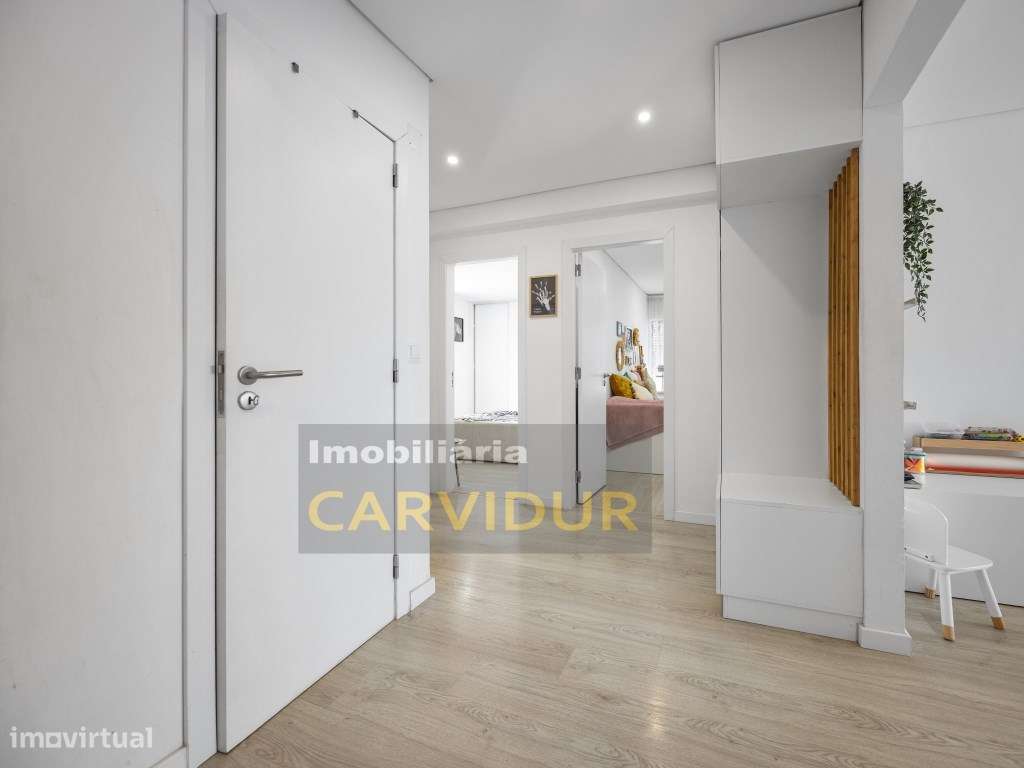 Alto do Seixalinho T2 totalmente remodelado com 2 terraços - Grande imagem: 4/25