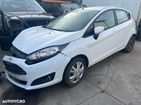 Aripa Fata Stanga Ford Fiesta 2014 Hatchback Alb - 1