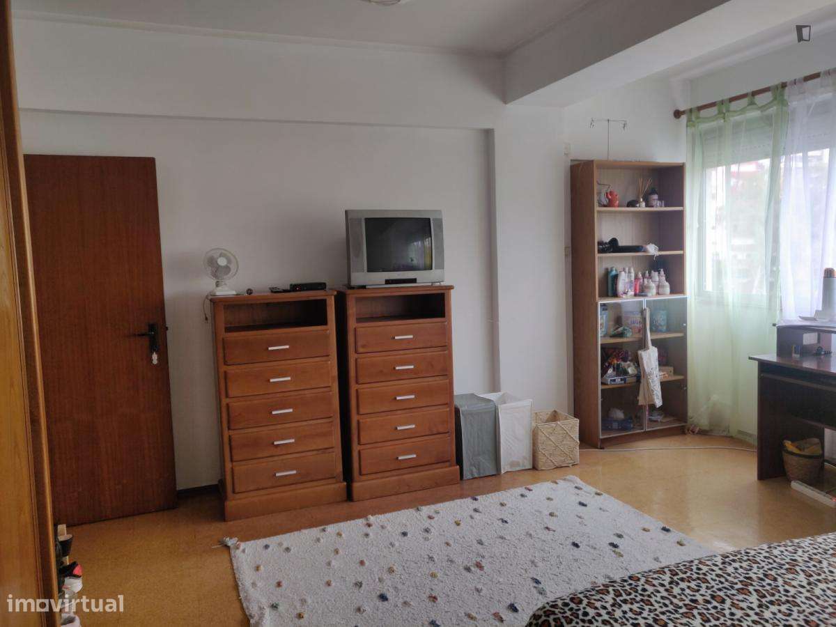 Quarto - localizado em Lumiar Lisbon - Grande imagem: 4/10