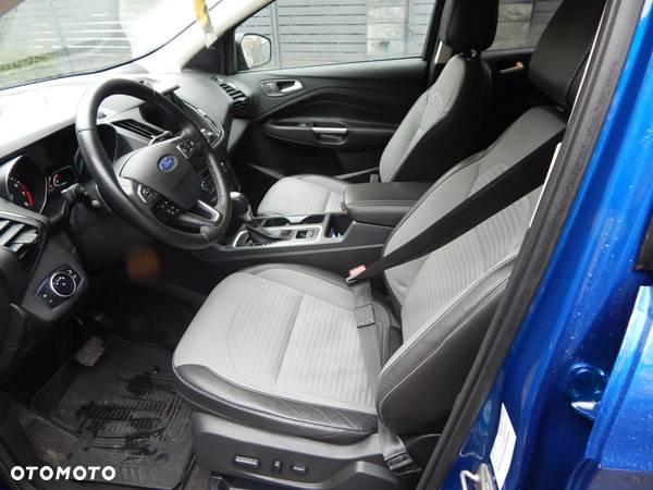 Ford Escape 2.0 EcoBoost AWD Titanium - 12