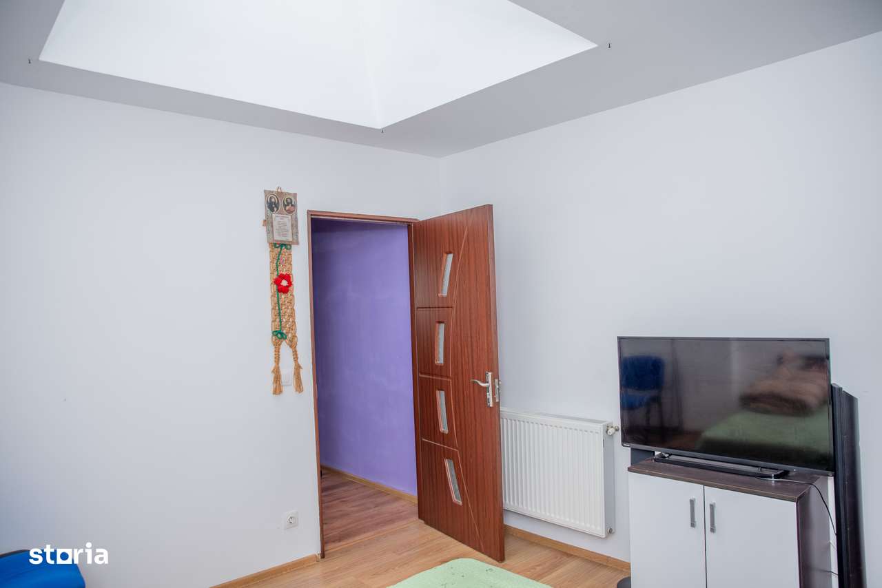 Apartament cu 3 camere în Apărătorii Patriei-14