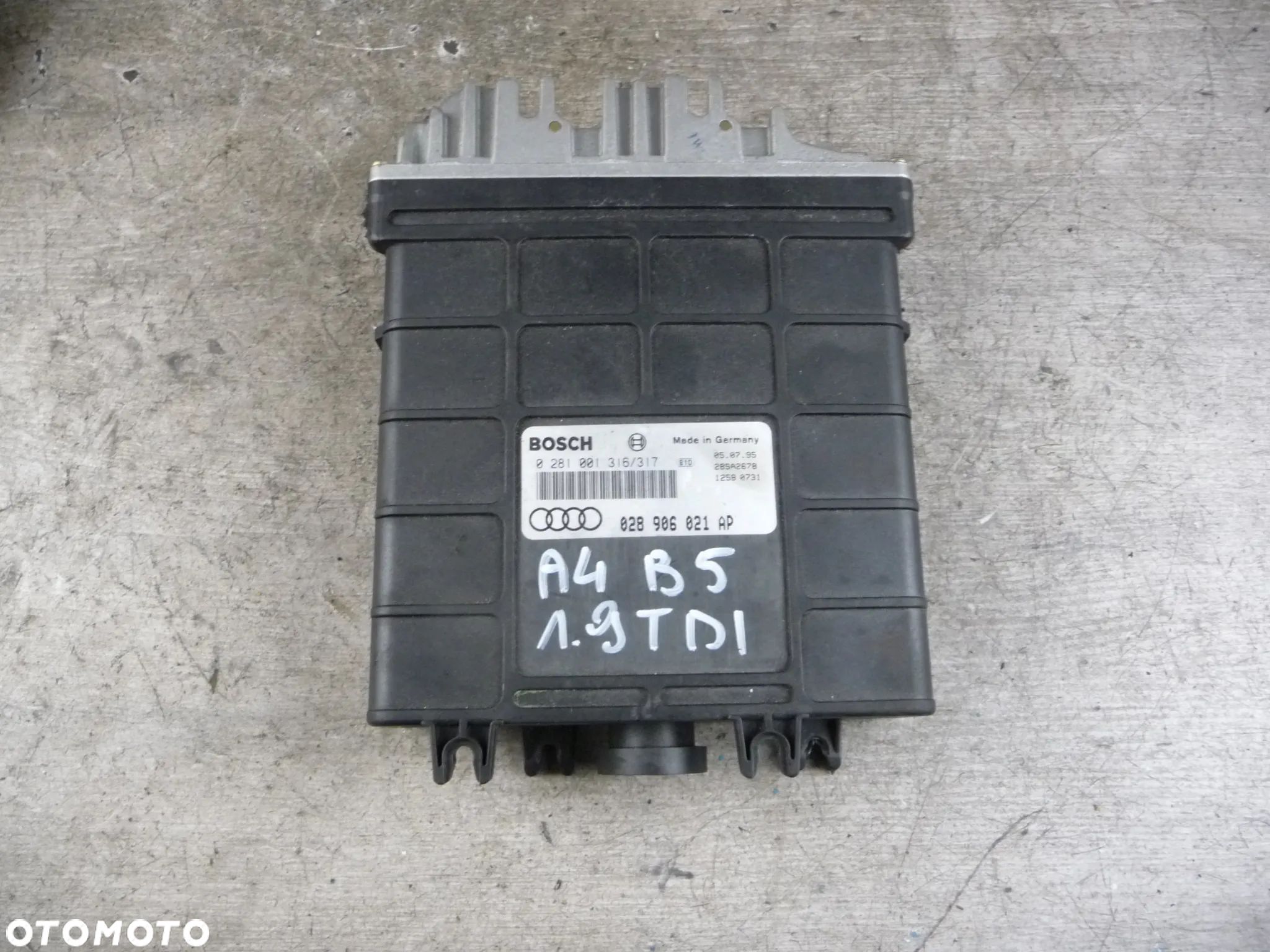 AUDI A4 B5 1.9 TDI STEROWNIK SILNIKA 028906021AP - 1