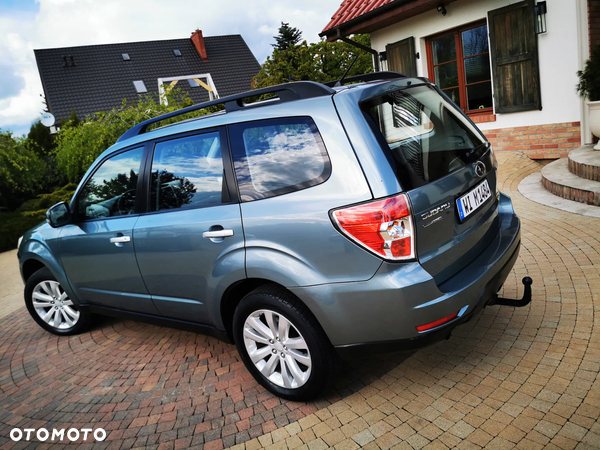 Subaru Forester 2.0X Exclusive - 3