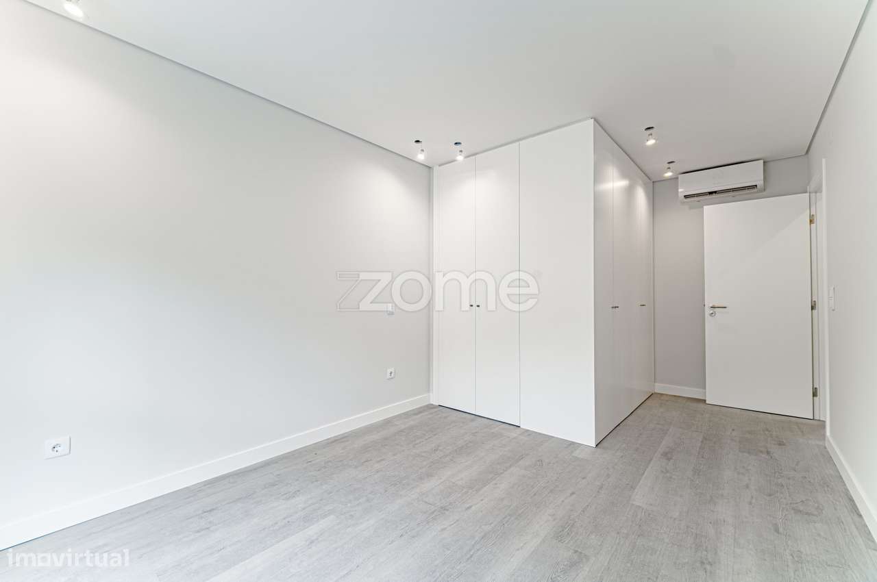 Fabuloso T3 novo a estrear, com varanda e vista rio-15