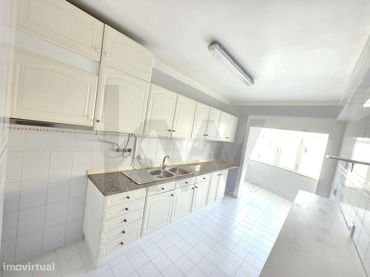 T2 com Varanda, Estacionamento e Jardim | Junto ao Parque | A 1 km da - Grande imagem: 5/26