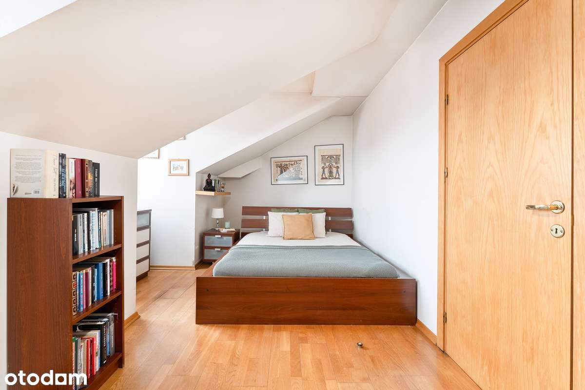 Przestronne mieszkanie 130 m²/4 pokoje + poddasze/2 miejsca postojowe-2