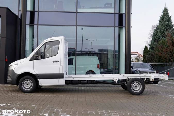 Mercedes-Benz Sprinter - 4