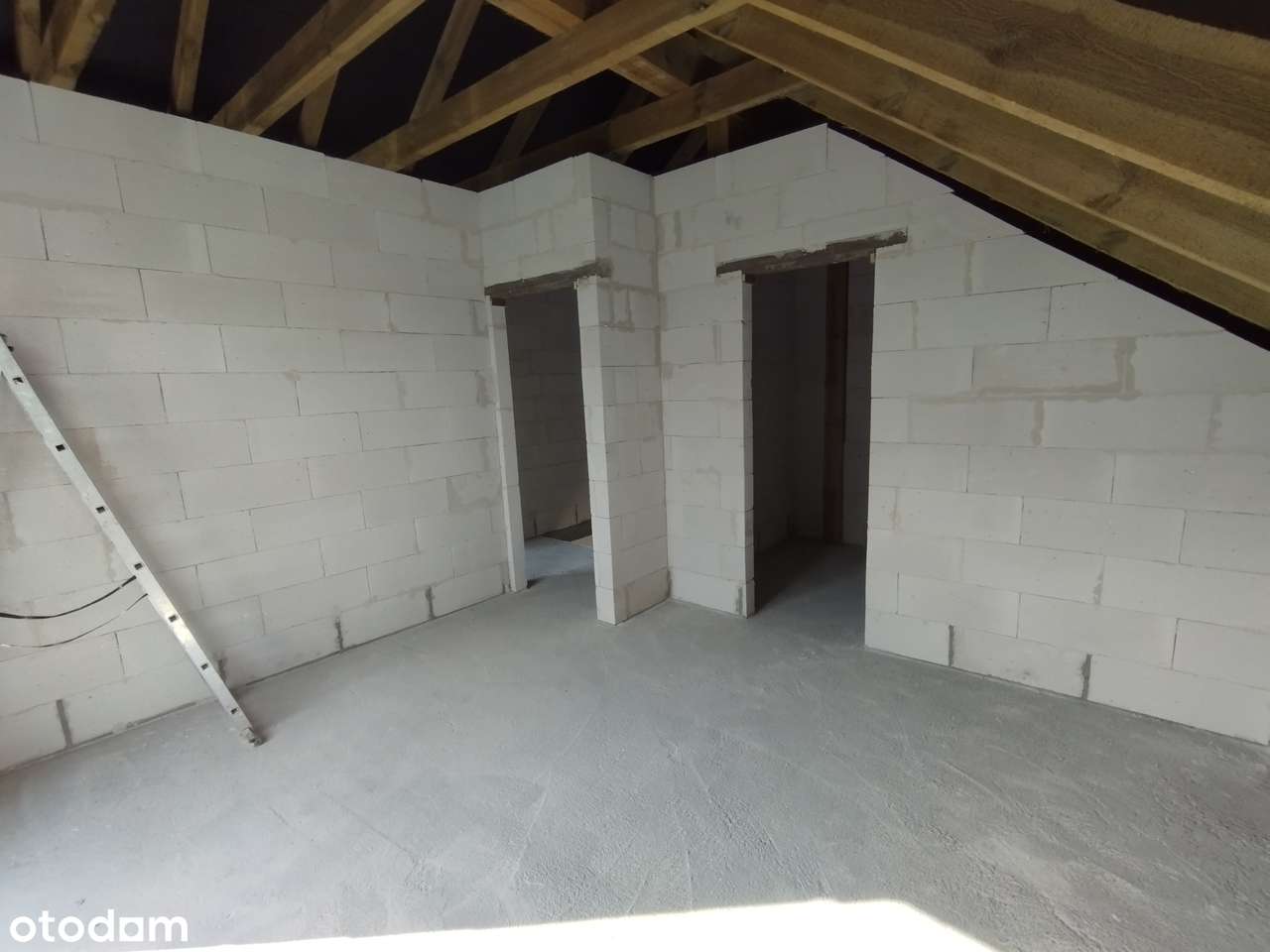 Z dala od zgiełku – dom jednorodzinny na skraju malowniczej polany - Pełny obrazek: 4/8