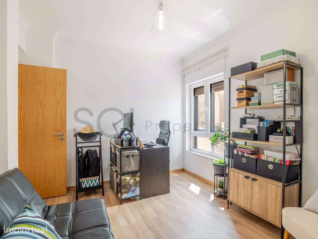 Apartamento T2 Totalmente Remodelado com Elevador - Barreiro-26