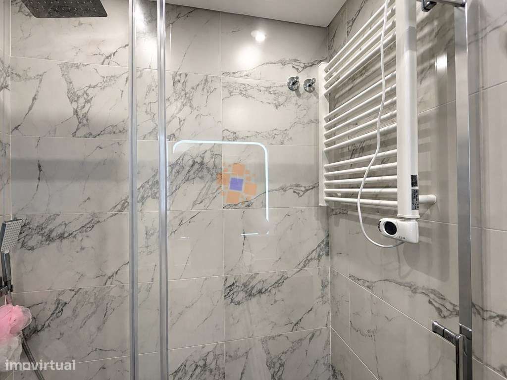 T1 com Áreas de T2 | Remodelado | Varanda | Centro do Feijó-17