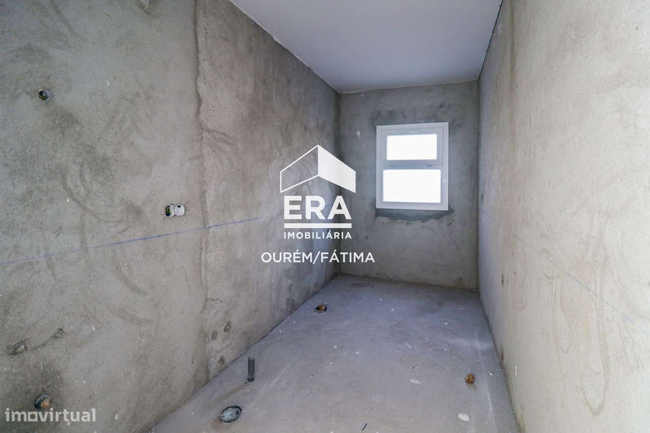 Moradia T4, térrea, em fase final de construção-11