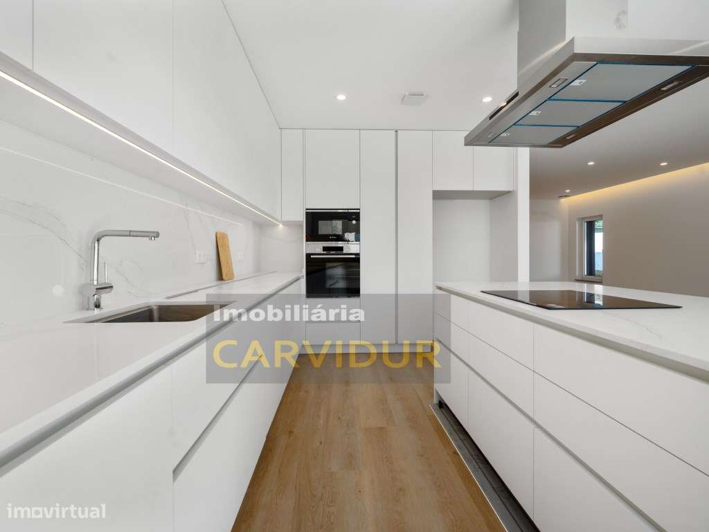 Moradia Ericeira a 12km V4 Nova em Lote com 730m2 e praia a 300m-9
