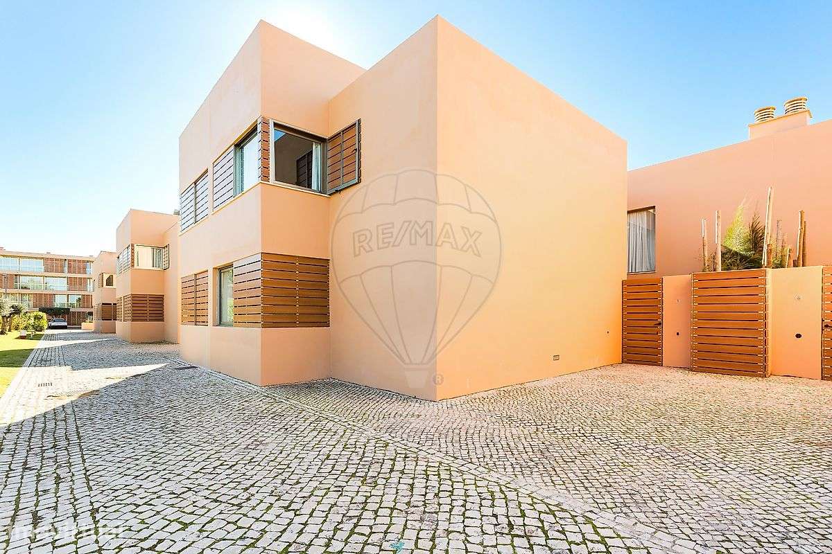 Moradia T3 para venda - Grande imagem: 2/48