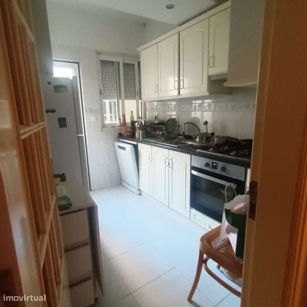 T2 com terraço no Bairro Rêgo em Lisboa-8