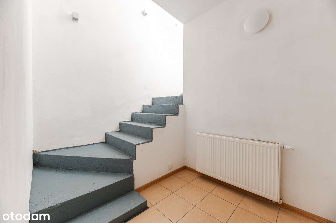 Piętrowy dom szuka właściciela!-dobrze zlokalizowany-w cichej okolicy!-6