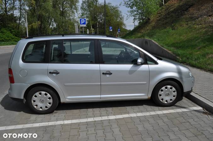 Volkswagen Touran 1.9 TDI Conceptline - 3