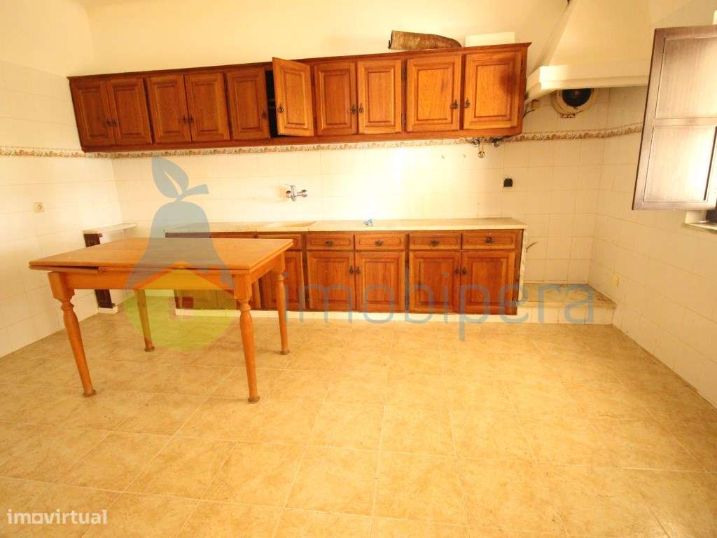 Moradia Isolada T4, térrea, de um só piso, com terreno de 3.540m2.-19