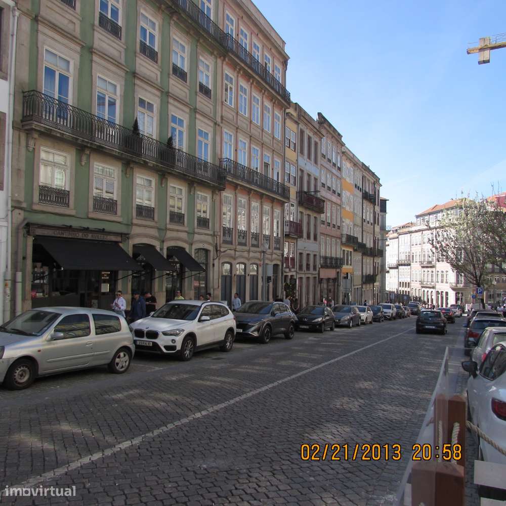 Prédio com 13 frações na Ribeira-11