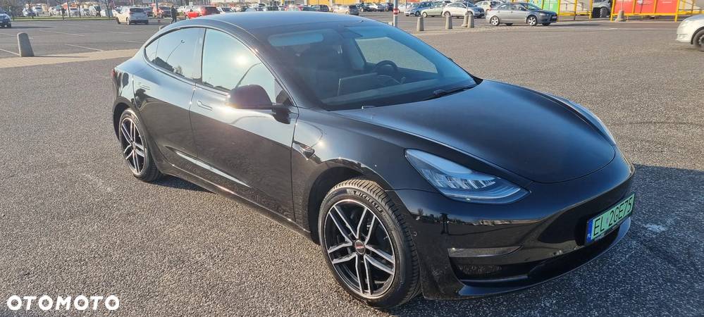 Tesla Model 3 Standard Reichweite Plus Hinterradantrieb - 28