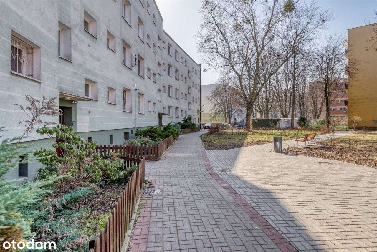 Do zamieszkania. Przy metrze. Piękny widok!-5