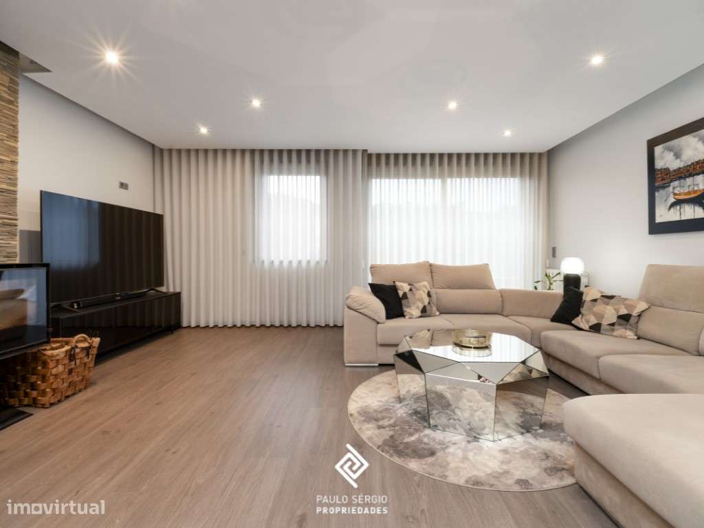 Apartamento T4 em Vila Nova de Gaia-10