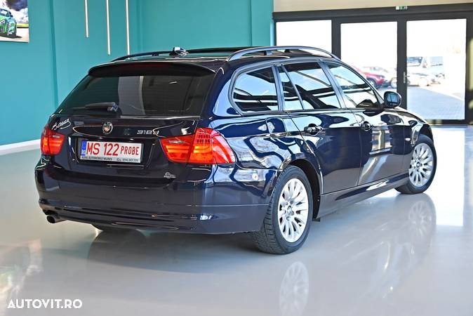 BMW Seria 3 318d Touring Luxury Line - 4