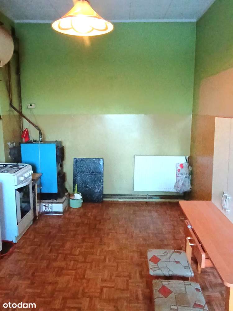 2 pokojowe mieszkanie do remontu na I piętrze + garaż ul. Jaworzyńska-5