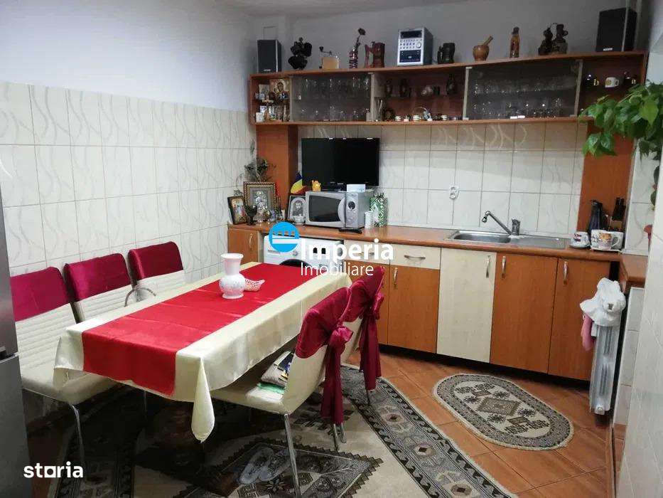 Apartament 3 camere etajul 1 Zimbru - Imagine principală: 5/8