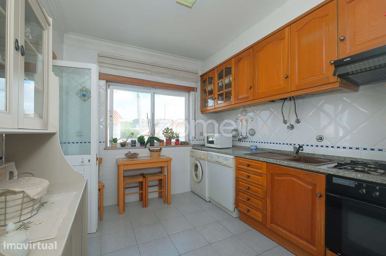 Apartamento T2 com 3 Lugares de Garagem | Alvide, Alcabideche, Cascais-9