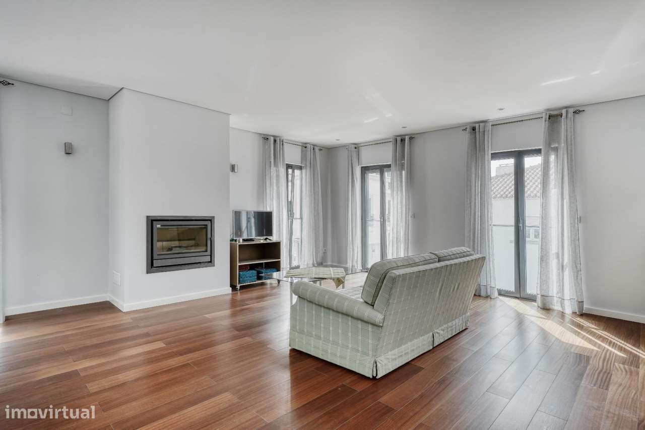 Apartamento de Luxo no Coração de Cascais | Rooftop com Vista Mar-8