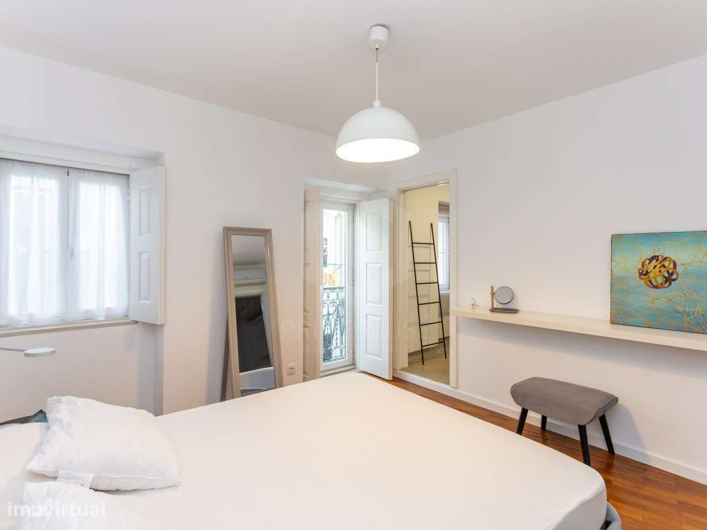 Predio no centro historico do seixal-19