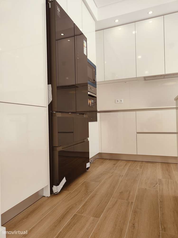 Oferta de 1% do valor de aquisição - Moradia T4 com 1 Suíte-22